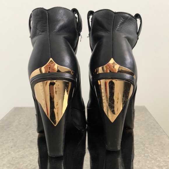 Dolce Vita Ankle Boot with gold metais detail - Picture 4 of 7